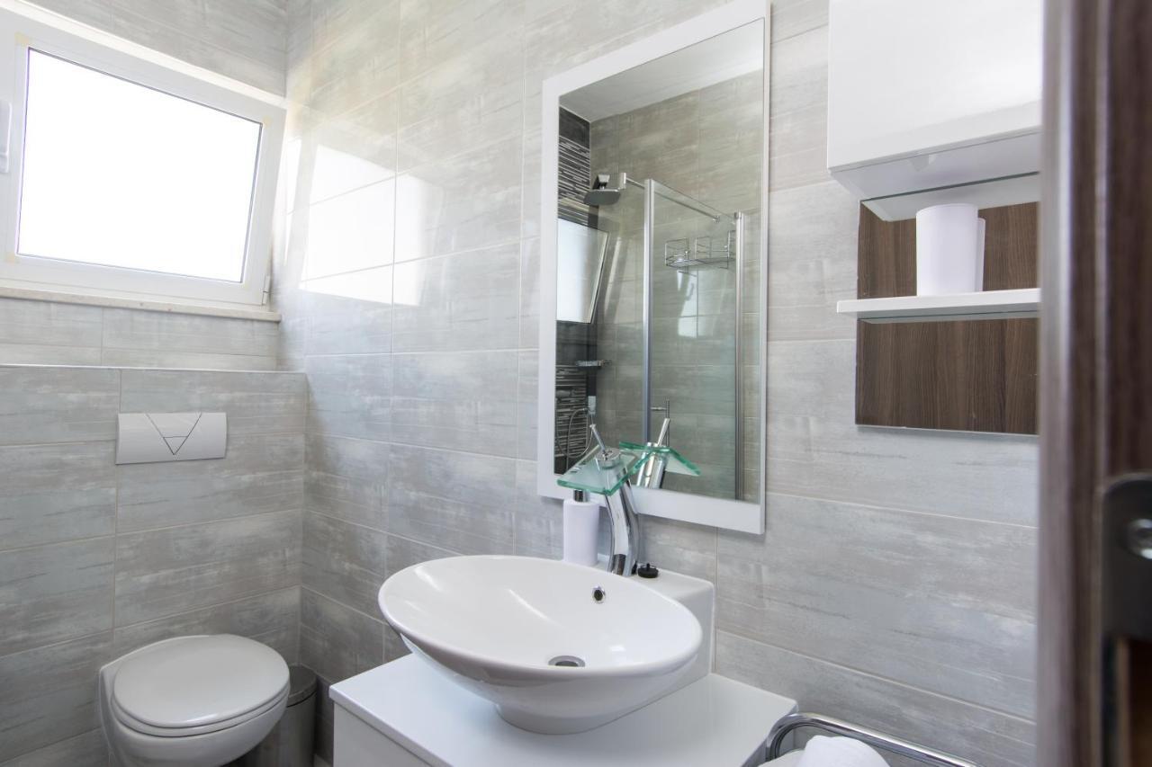 Lux Apartman S Pogledom Na More 特罗吉尔 外观 照片