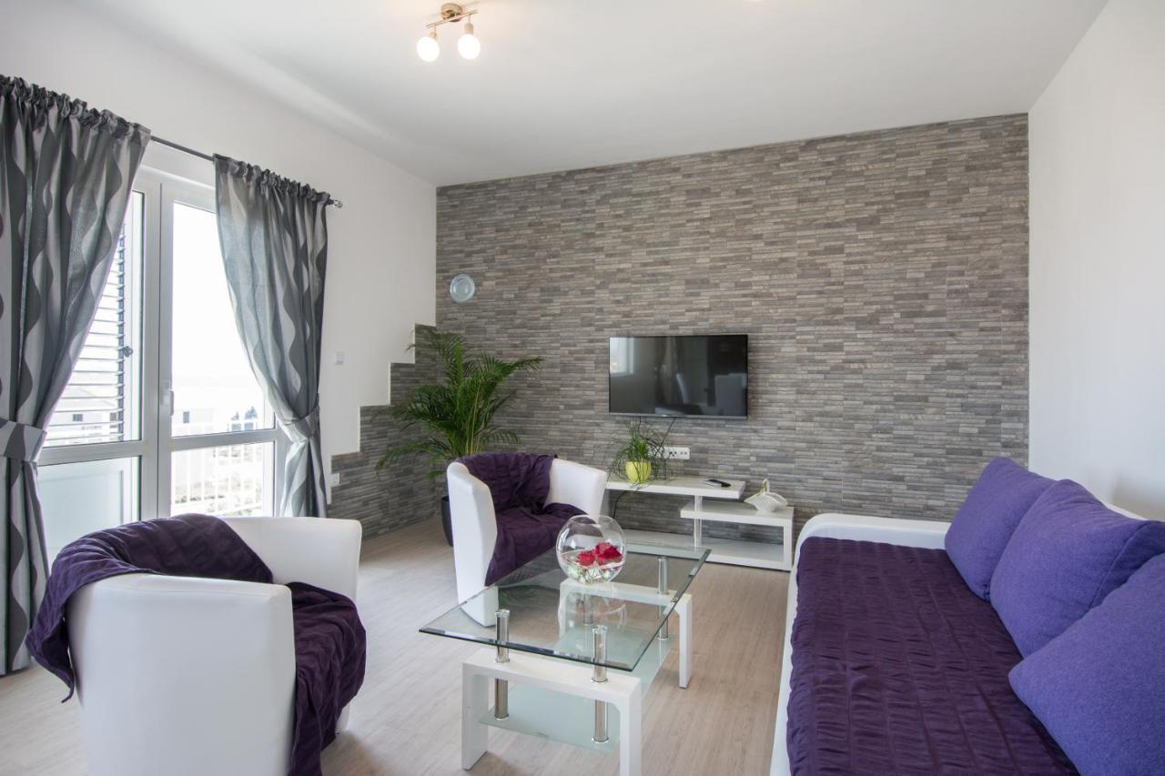 Lux Apartman S Pogledom Na More 特罗吉尔 外观 照片