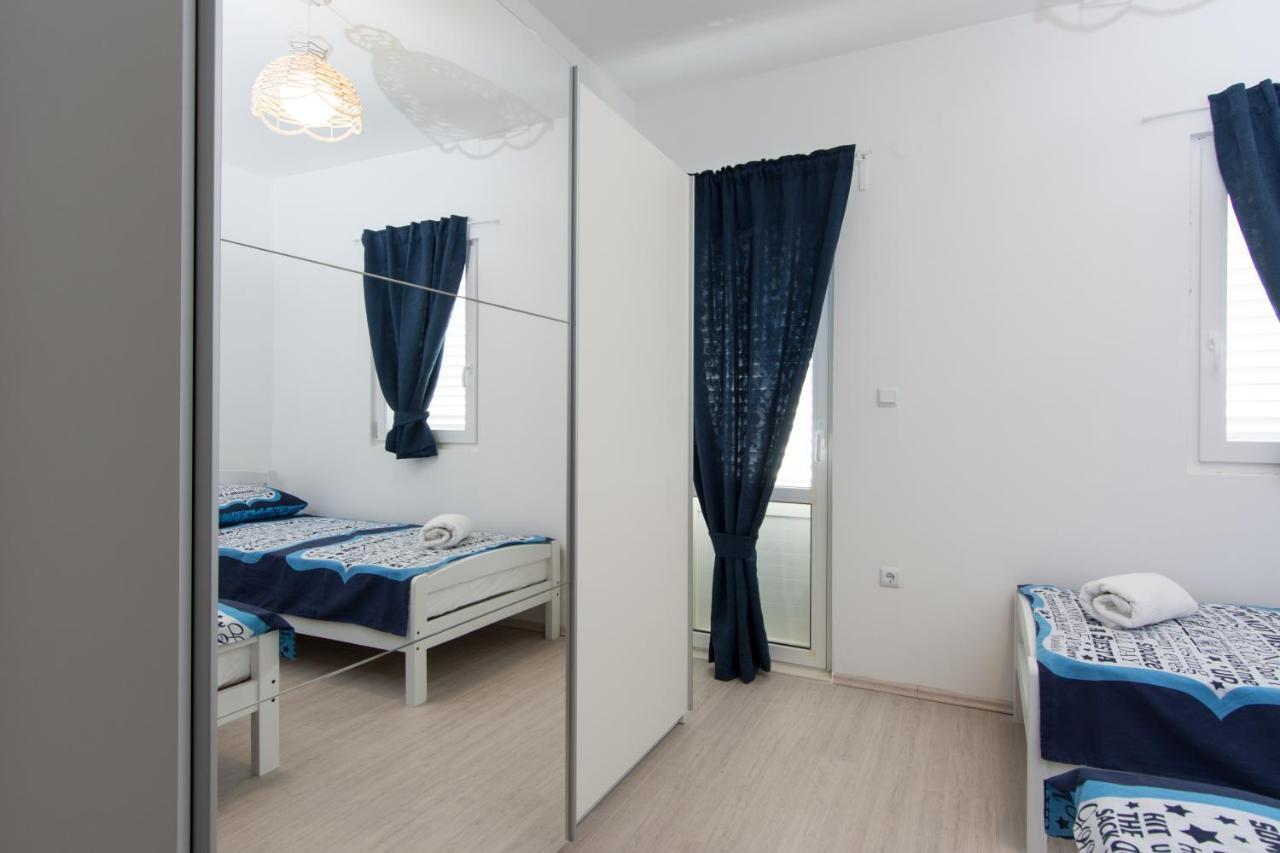Lux Apartman S Pogledom Na More 特罗吉尔 外观 照片