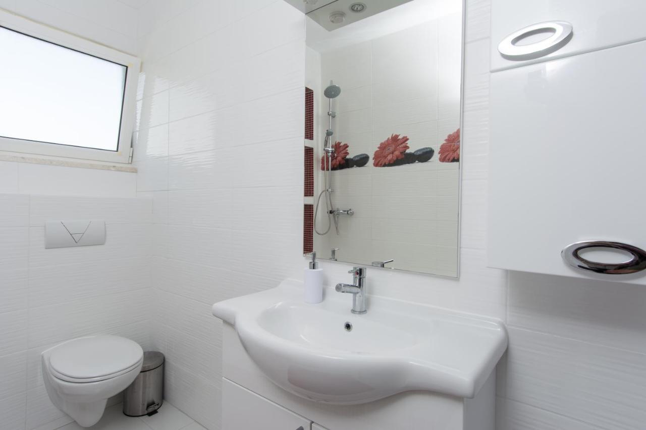 Lux Apartman S Pogledom Na More 特罗吉尔 外观 照片